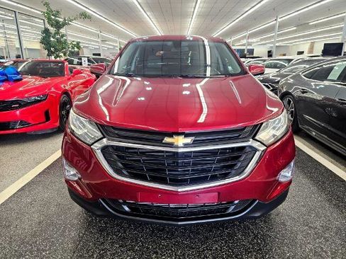 Used 2018 Chevrolet Equinox LT image 2