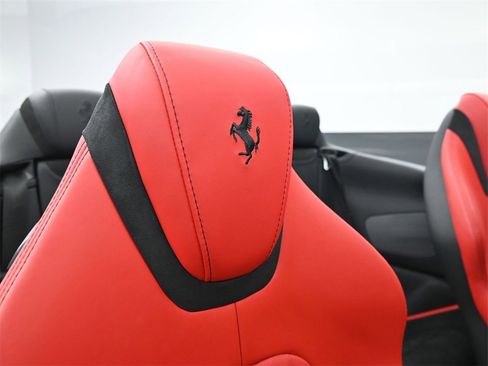 Used 2024 Ferrari Roma Spider image 18