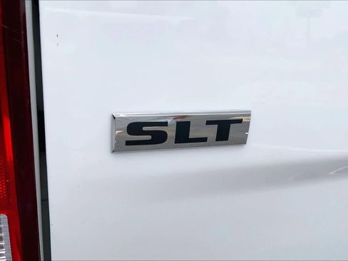 Used 2019 RAM 1500 Classic SLT AWD/4WD image 31