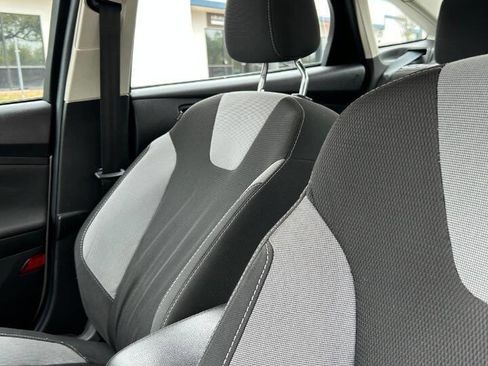 Used 2012 Ford Focus SE w/ SE Sport Pkg image 27