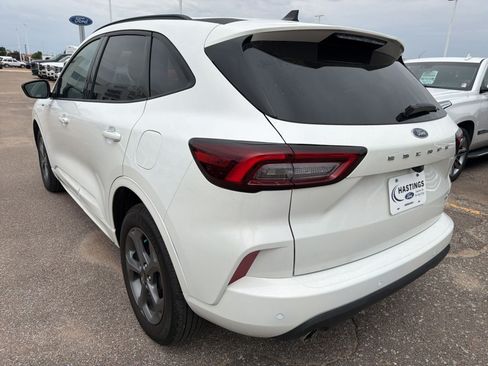 Certified 2023 Ford Escape ST-Line w/ Tech Pack #1 AWD/4WD image 9