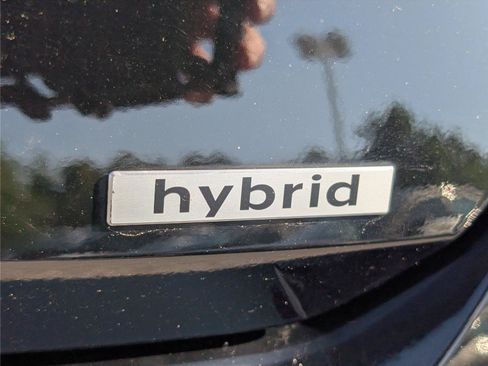 Used 2025 Hyundai Elantra SEL FWD image 9