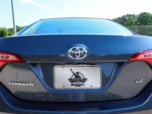 Used 2017 Toyota Corolla LE w/ Carpet Mat Package (TMS) FWD image 38