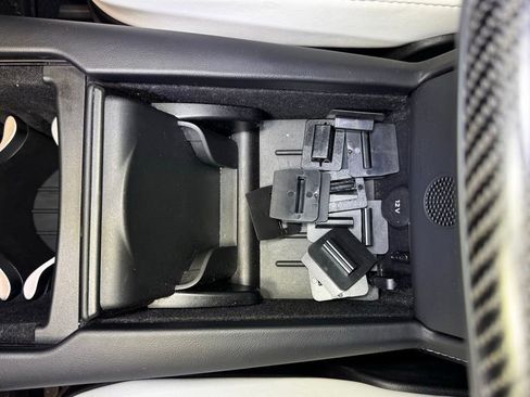 Used 2021 Tesla Model S Performance image 30