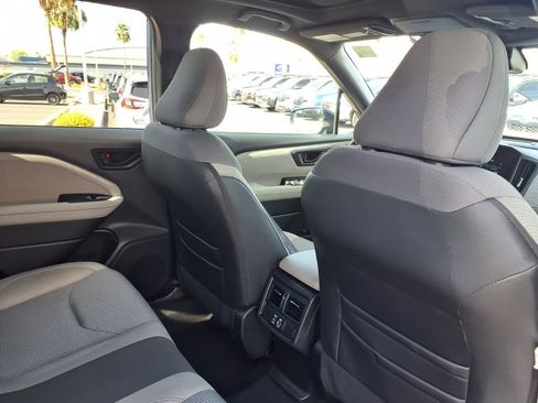 Used 2025 Subaru Forester Premium AWD/4WD image 19