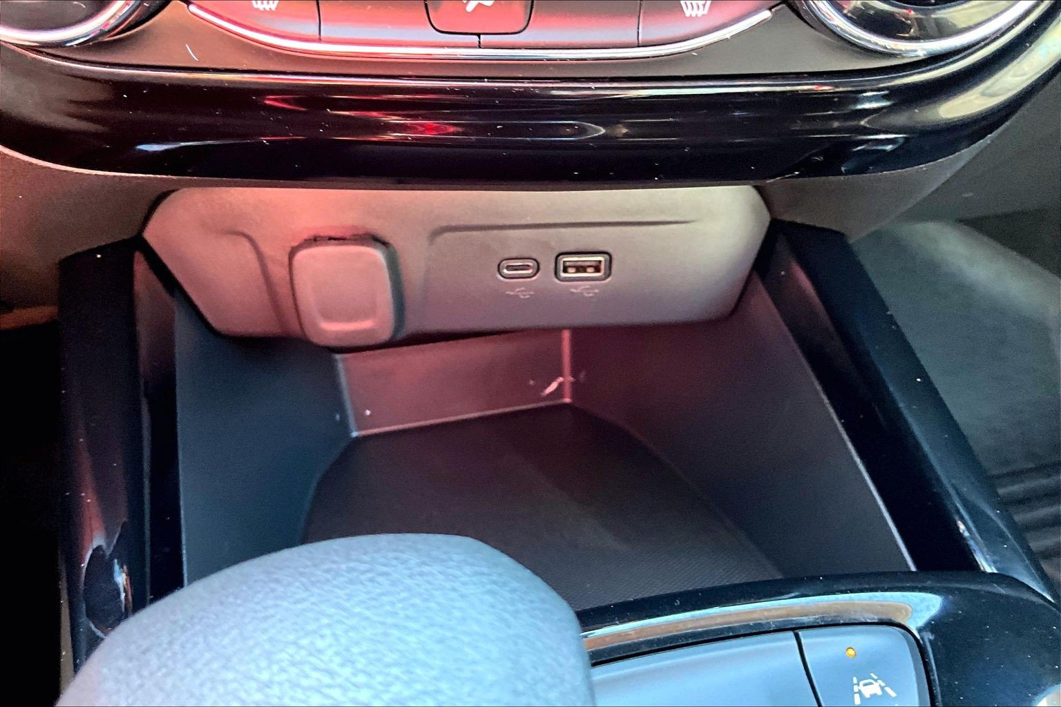 Used 2025 Chevrolet Trax ACTIV FWD image 32