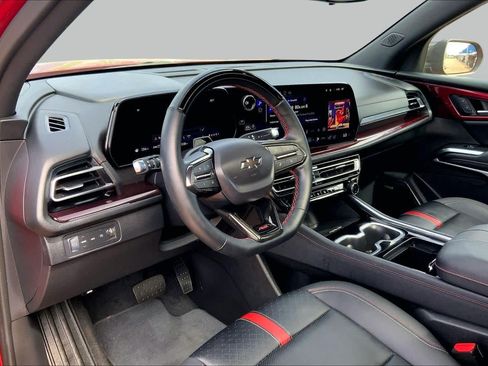 Used 2024 Chevrolet Traverse RS AWD/4WD image 18