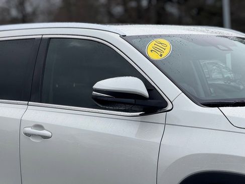 Used 2018 Toyota Highlander XLE image 7