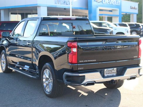 Used 2022 Chevrolet Silverado 1500 LTZ AWD/4WD image 5