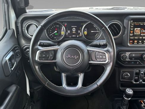 Used 2022 Jeep Wrangler Unlimited Sahara image 12