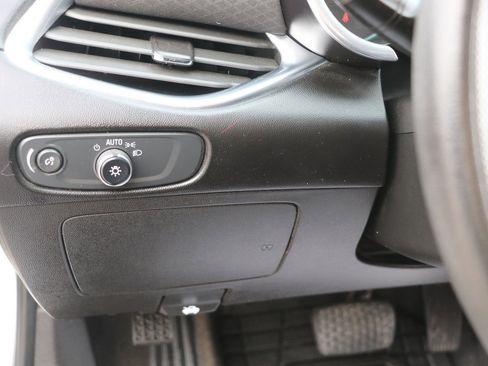 Used 2020 Chevrolet Malibu LT image 12