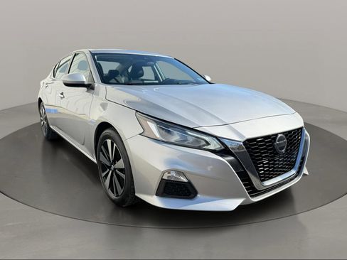 Used 2022 Nissan Altima 2.5 SV image 8