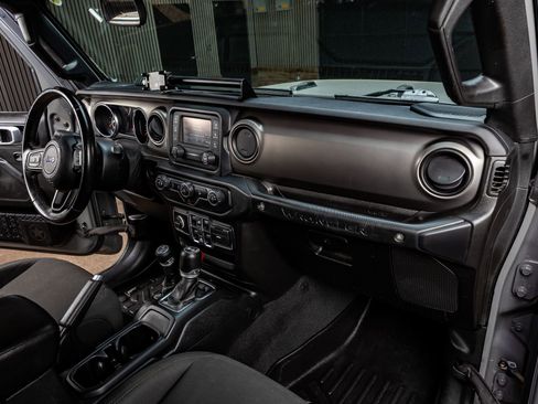 Used 2019 Jeep Wrangler Unlimited Sport S image 18
