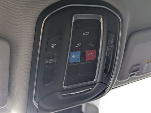 Used 2023 Jeep Grand Cherokee Limited image 22