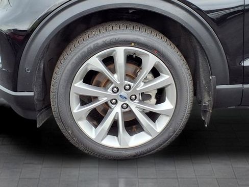 Used 2023 Ford Explorer Platinum w/ Technology Package AWD/4WD image 11