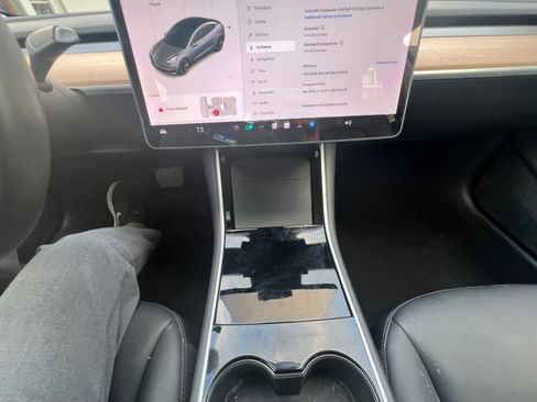 Used 2020 Tesla Model 3 Standard Range image 16