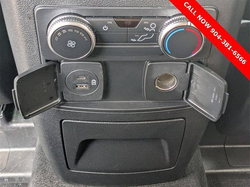 Used 2022 Ford Explorer XLT image 15