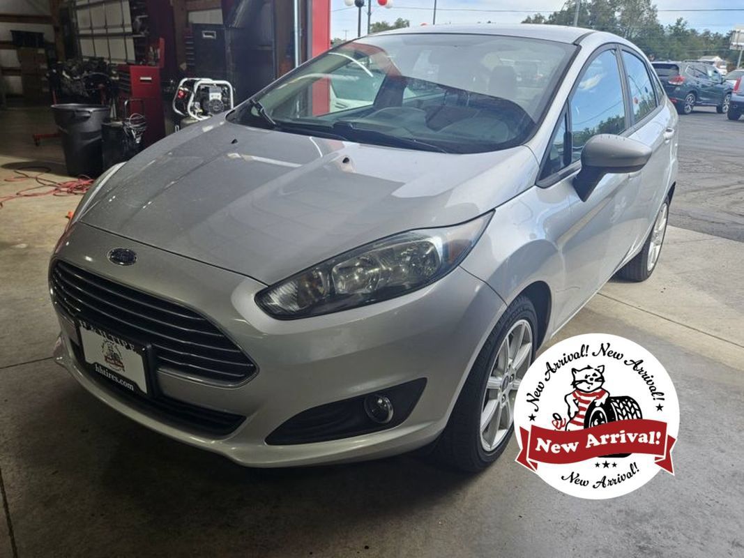 Used 2019 Ford Fiesta SE w/ Equipment Group 201A FWD image 1