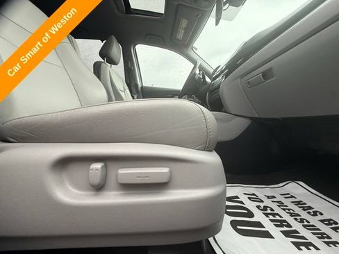 Used 2017 Honda Pilot Touring image 23