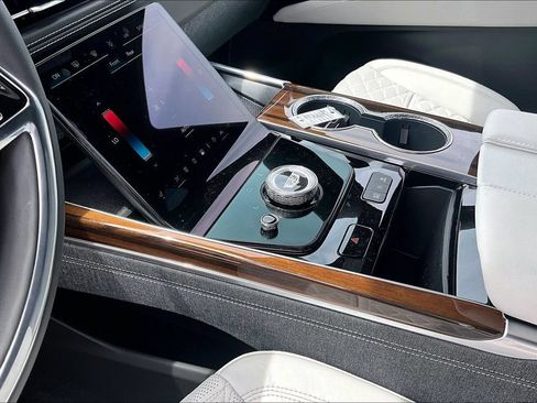 New 2026 Cadillac Escalade ESV Platinum Sport w/ LPO, ONYX Package AWD/4WD image 8