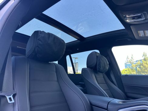 New 2026 Mercedes-Benz GLS 580 4MATIC image 18