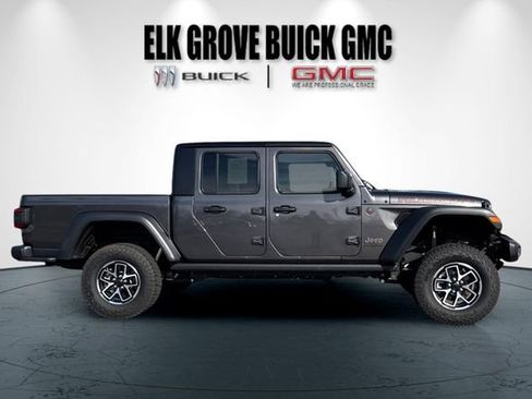 Used 2025 Jeep Gladiator Rubicon w/ Convenience Group image 3
