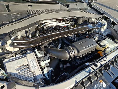 Used 2023 Ford Explorer Platinum w/ Technology Package image 32