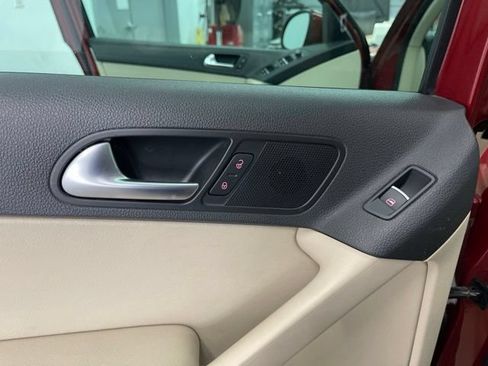 Used 2016 Volkswagen Tiguan SE AWD/4WD image 28