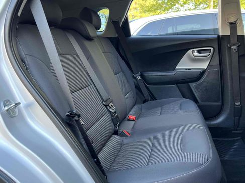 Used 2020 Kia Niro LX FWD image 30