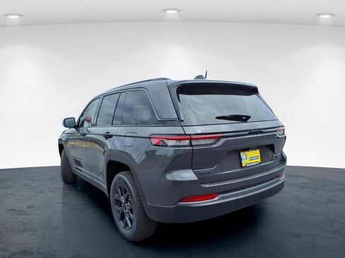 New 2026 Jeep Grand Cherokee Altitude AWD/4WD image 7