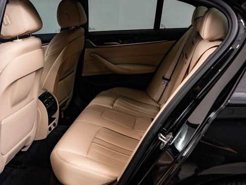 Used 2019 BMW 540i w/ Convenience Package RWD image 42
