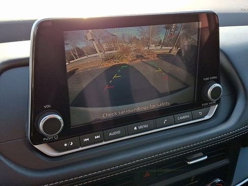 Used 2023 Nissan Rogue S image 19