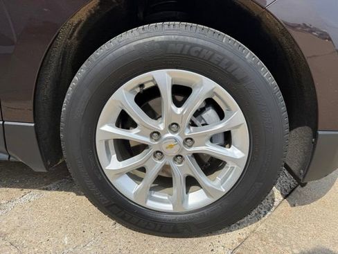 Used 2020 Chevrolet Equinox LT w/ Driver Convenience Package FWD image 12
