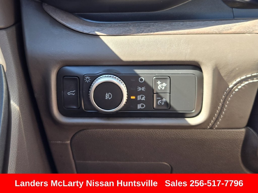Used 2020 Ford Explorer Platinum w/ Premium Technology Package AWD/4WD image 30