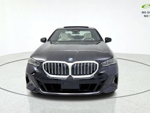 Used 2027 BMW 530i w/ M Sport Package RWD image 2