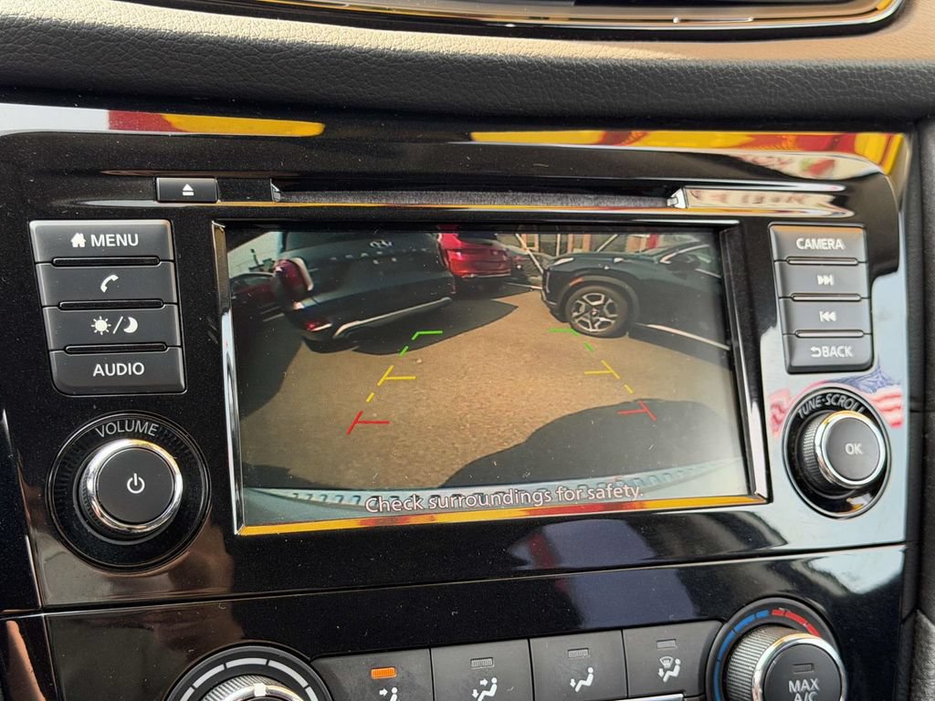 Used 2019 Nissan Rogue S AWD/4WD image 28