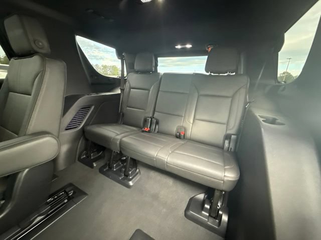 Used 2025 Chevrolet Tahoe High Country AWD/4WD image 14