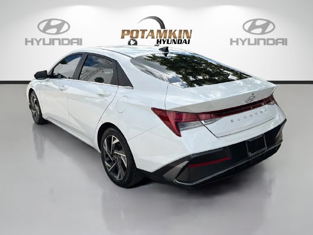 Used 2024 Hyundai Elantra SEL w/ Convenience Package FWD image 7