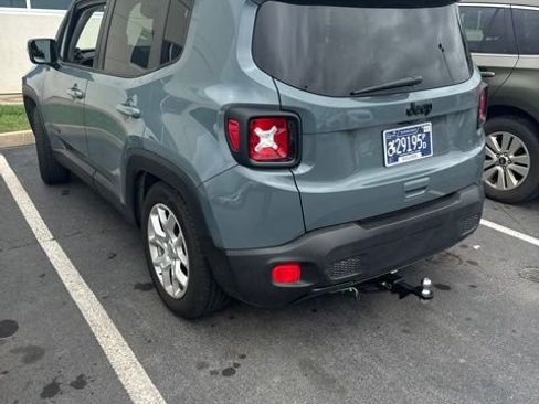 Used 2018 Jeep Renegade Altitude FWD image 2