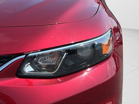 Used 2018 Chevrolet Malibu LT w/ Leather Package FWD image 24