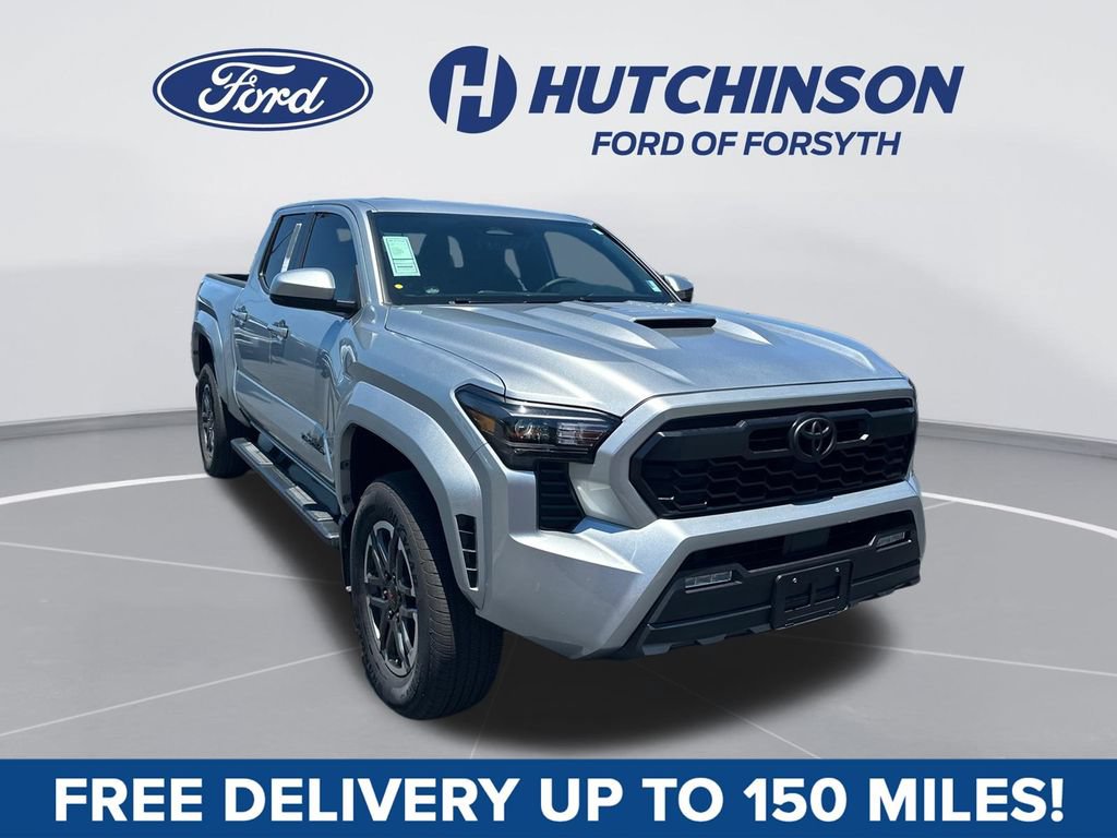 Used 2025 Toyota Tacoma TRD Sport AWD/4WD image 1