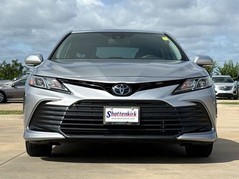 Used 2024 Toyota Camry LE w/ Convenience Package FWD image 2