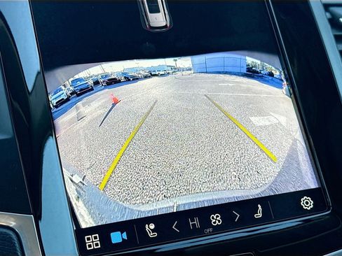 Used 2024 Volvo XC90 B5 Core w/ Climate Package image 33