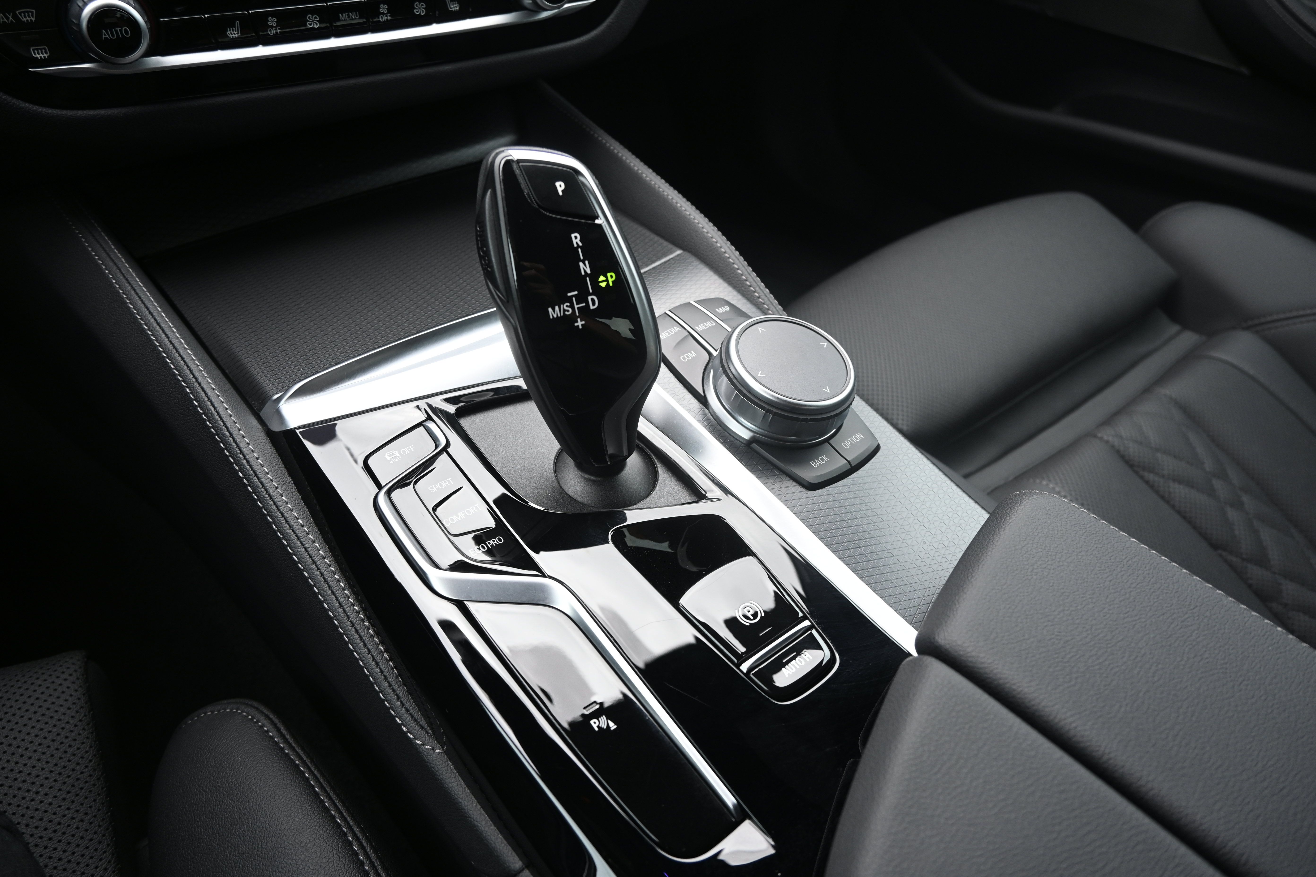 Used 2022 BMW 530i w/ M Sport Package RWD image 32