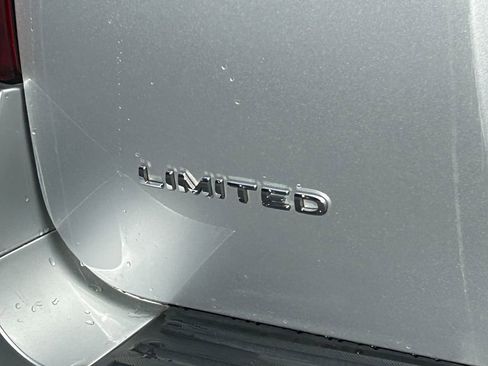 Used 2017 Ford Expedition Limited image 6