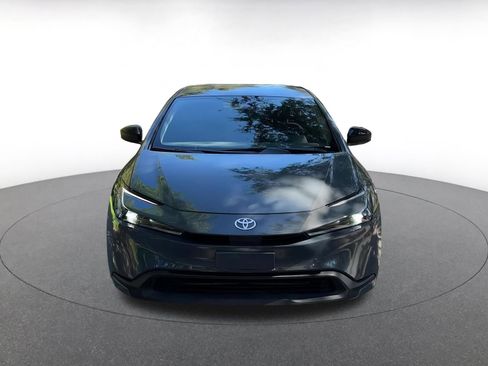 Used 2025 Toyota Prius LE image 4