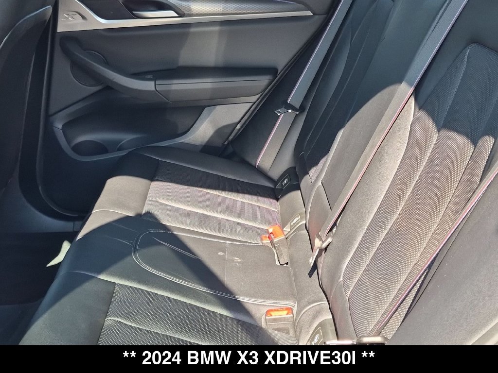 Used 2024 BMW X3 xDrive30i AWD/4WD image 3