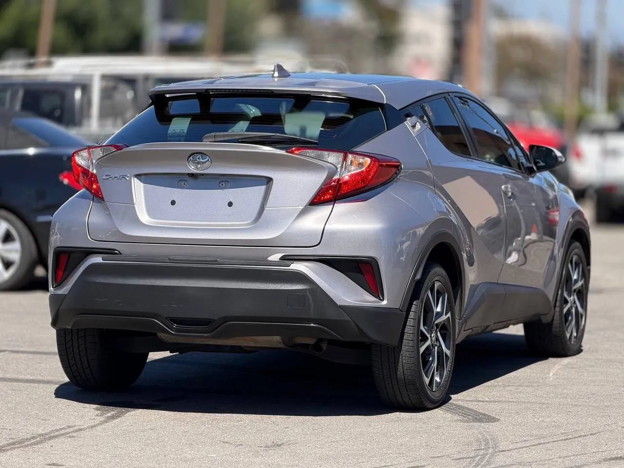 Used 2018 Toyota C-HR XLE FWD image 14