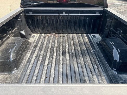 Used 2025 Chevrolet Silverado 1500 LT AWD/4WD image 25