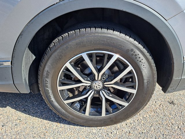 Used 2021 Volkswagen Tiguan SE AWD/4WD image 33